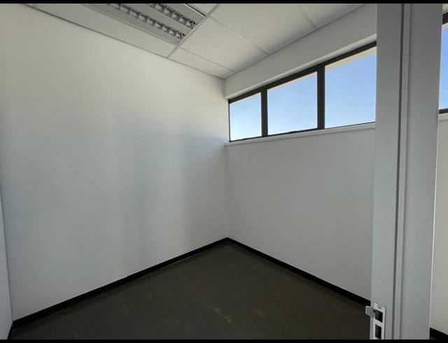 119.50M² OFFICE TO LET IN BRYANSTON